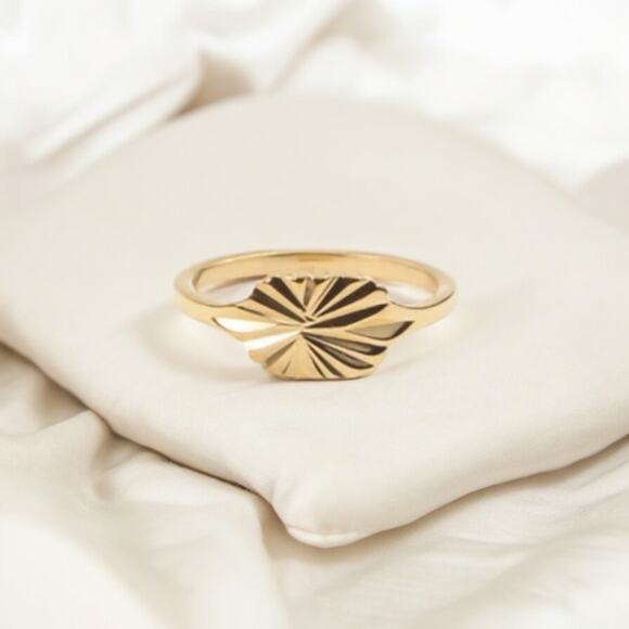 NEW yellow gold plated Sunburst ring jewelry size 7 B25A - Picture 5 of 7